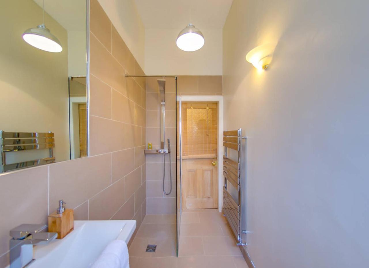Joivy Spacious Apartment Next To The Meadows Edinburgh Bagian luar foto